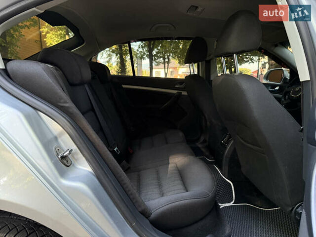 Сірий Шкода Октавія, об'ємом двигуна 2 л та пробігом 254 тис. км за 8400 $, фото 36 на Automoto.ua