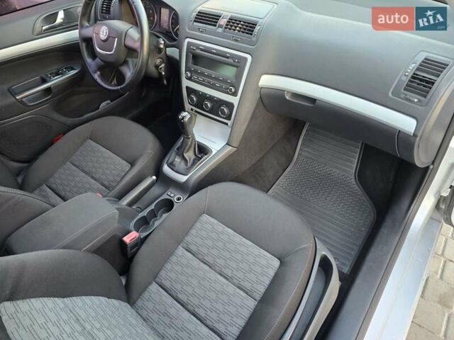 Серый Шкода Октавия, объемом двигателя 1.6 л и пробегом 146 тыс. км за 7600 $, фото 12 на Automoto.ua