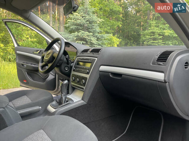 Серый Шкода Октавия, объемом двигателя 1.8 л и пробегом 185 тыс. км за 7600 $, фото 27 на Automoto.ua