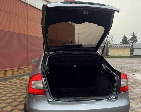 Серый Шкода Октавия, объемом двигателя 1.8 л и пробегом 239 тыс. км за 8800 $, фото 8 на Automoto.ua
