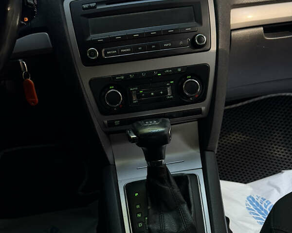 Сірий Шкода Октавія, об'ємом двигуна 2 л та пробігом 254 тис. км за 8400 $, фото 45 на Automoto.ua