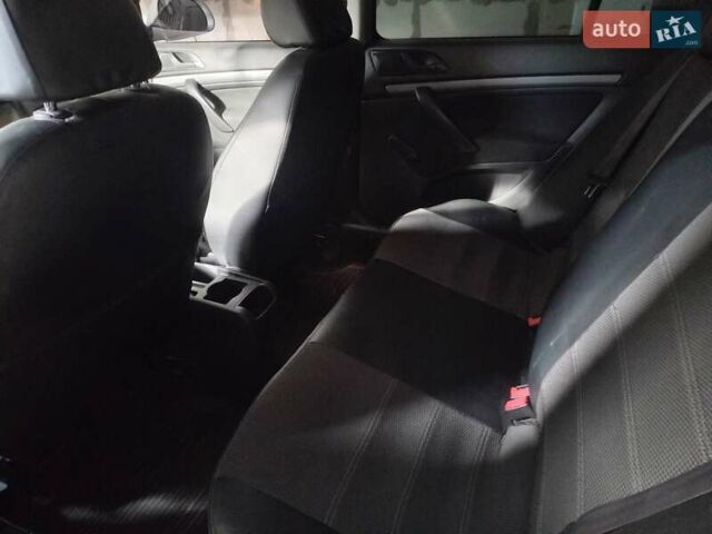 Серый Шкода Октавия, объемом двигателя 1.6 л и пробегом 258 тыс. км за 7500 $, фото 8 на Automoto.ua