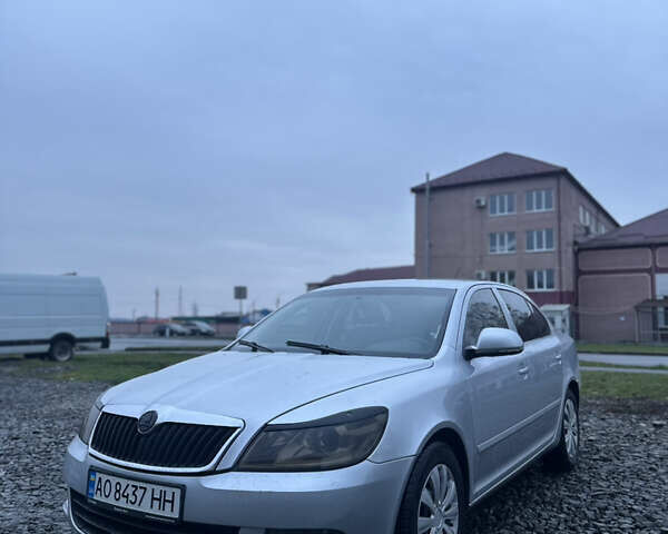 Серый Шкода Октавия, объемом двигателя 2 л и пробегом 320 тыс. км за 8000 $, фото 1 на Automoto.ua