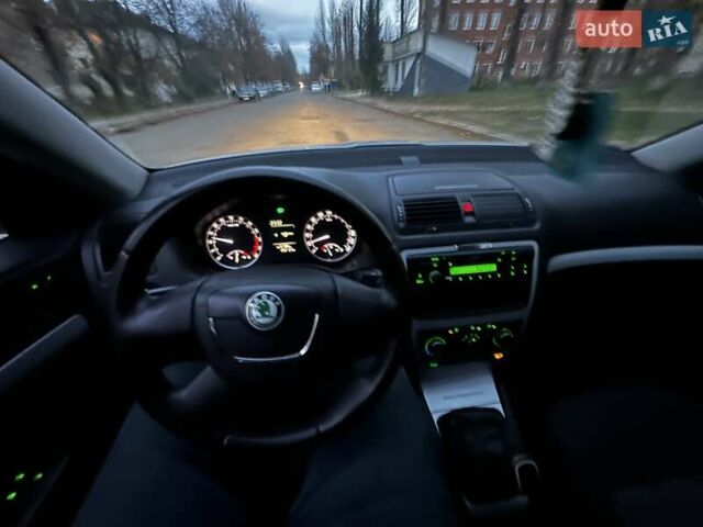 Шкода Октавия 2011 в Надворной на Automoto.ua Серый Шкода Октавия, объемом двигателя 1.6 л и пробегом 202 тыс. км за 6950 $, фото 25 на Automoto.ua