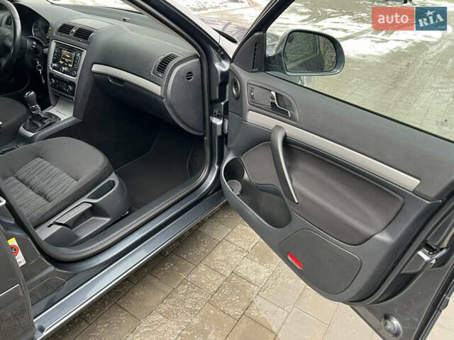 Серый Шкода Октавия, объемом двигателя 1.8 л и пробегом 212 тыс. км за 9333 $, фото 32 на Automoto.ua