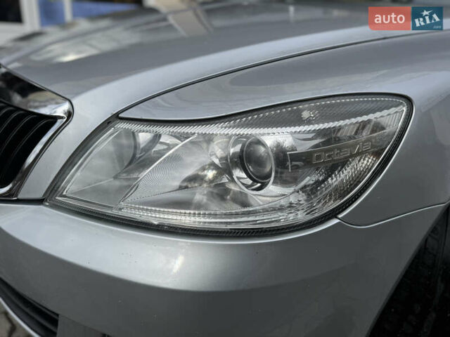 Шкода Октавия 2011 в Черкассах на Automoto.ua Серый Шкода Октавия, объемом двигателя 1.6 л и пробегом 183 тыс. км за 8700 $, фото 13 на Automoto.ua