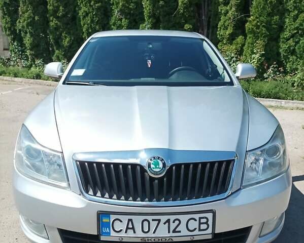 Серый Шкода Октавия, объемом двигателя 1.8 л и пробегом 212 тыс. км за 7800 $, фото 2 на Automoto.ua