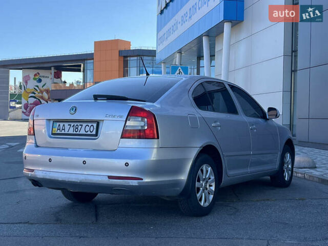 Серый Шкода Октавия, объемом двигателя 1.8 л и пробегом 215 тыс. км за 6350 $, фото 3 на Automoto.ua