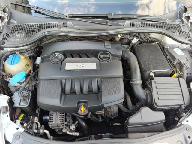 Серый Шкода Октавия, объемом двигателя 1.6 л и пробегом 330 тыс. км за 6999 $, фото 5 на Automoto.ua