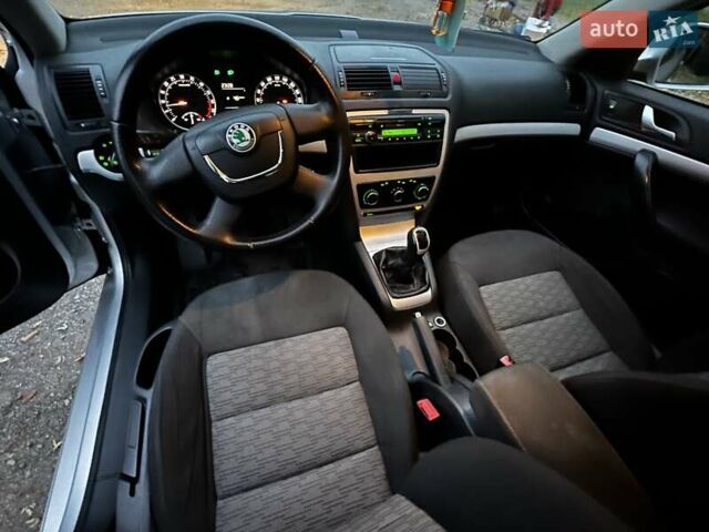 Шкода Октавия 2011 в Надворной на Automoto.ua Серый Шкода Октавия, объемом двигателя 1.6 л и пробегом 202 тыс. км за 6950 $, фото 22 на Automoto.ua
