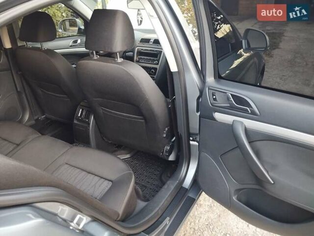 Серый Шкода Октавия, объемом двигателя 1.8 л и пробегом 137 тыс. км за 8200 $, фото 7 на Automoto.ua