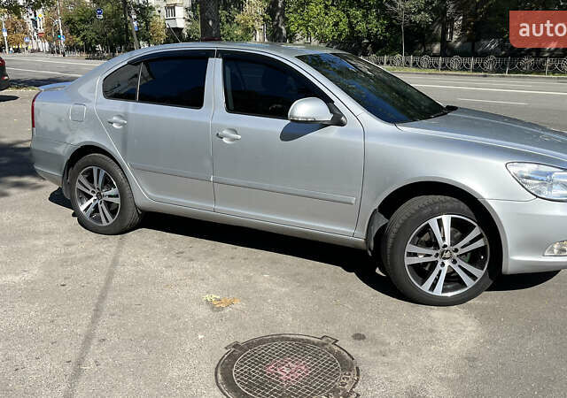 Шкода Октавия 2011 в Киеве на Automoto.ua Серый Шкода Октавия, объемом двигателя 1.8 л и пробегом 267 тыс. км за 8200 $, фото 1 на Automoto.ua