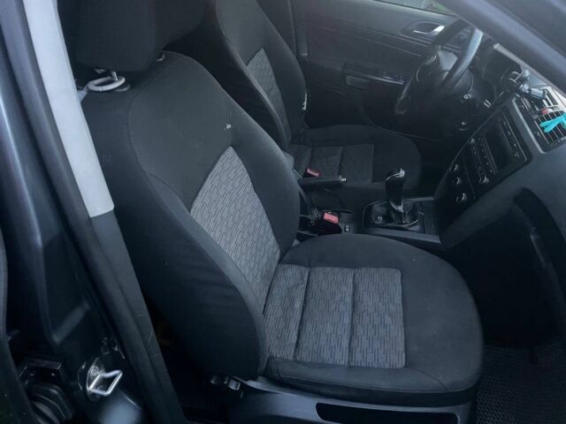 Шкода Октавія 2011 у Києві на Automoto.ua Сірий Шкода Октавія, об'ємом двигуна 1.8 л та пробігом 323 тис. км за 9000 $, фото 5 на Automoto.ua