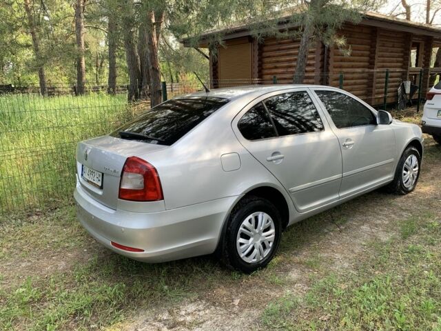Серый Шкода Октавия, объемом двигателя 1.8 л и пробегом 241 тыс. км за 6300 $, фото 2 на Automoto.ua