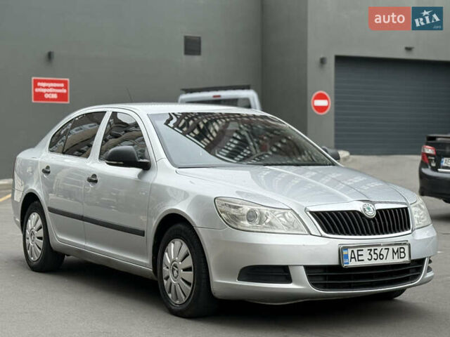 Серый Шкода Октавия, объемом двигателя 1.6 л и пробегом 209 тыс. км за 6500 $, фото 2 на Automoto.ua