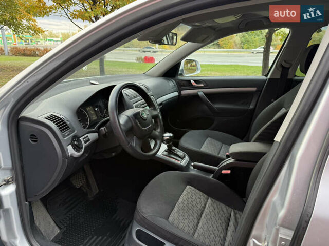 Серый Шкода Октавия, объемом двигателя 1.8 л и пробегом 190 тыс. км за 7100 $, фото 16 на Automoto.ua