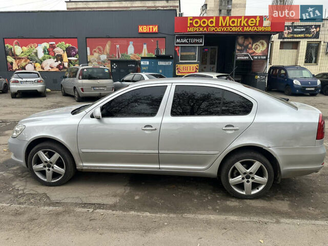Серый Шкода Октавия, объемом двигателя 1.6 л и пробегом 255 тыс. км за 6600 $, фото 3 на Automoto.ua