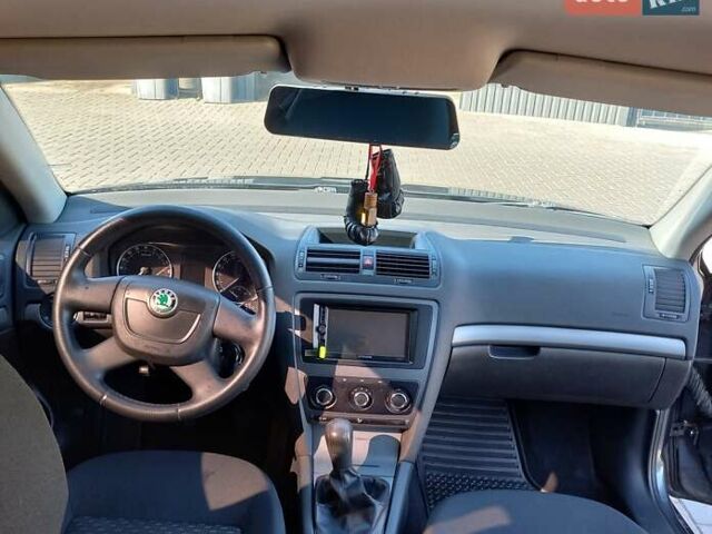 Сірий Шкода Октавія, об'ємом двигуна 1.6 л та пробігом 200 тис. км за 7200 $, фото 10 на Automoto.ua