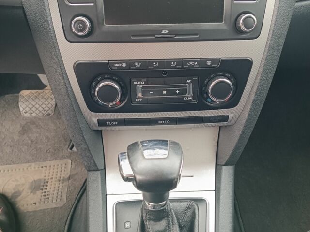 Сірий Шкода Октавія, об'ємом двигуна 1.8 л та пробігом 236 тис. км за 7800 $, фото 6 на Automoto.ua