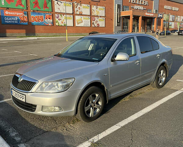Сірий Шкода Октавія, об'ємом двигуна 1.8 л та пробігом 185 тис. км за 8000 $, фото 1 на Automoto.ua