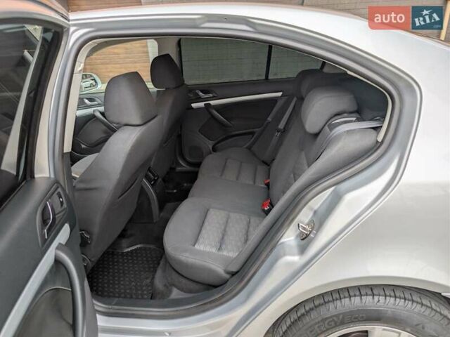 Серый Шкода Октавия, объемом двигателя 1.6 л и пробегом 306 тыс. км за 7850 $, фото 38 на Automoto.ua