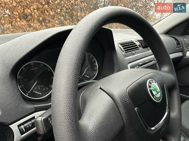 Серый Шкода Октавия, объемом двигателя 1.8 л и пробегом 140 тыс. км за 9500 $, фото 16 на Automoto.ua