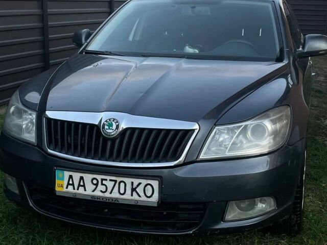 Шкода Октавія 2011 у Києві на Automoto.ua Сірий Шкода Октавія, об'ємом двигуна 1.8 л та пробігом 323 тис. км за 9000 $, фото 1 на Automoto.ua