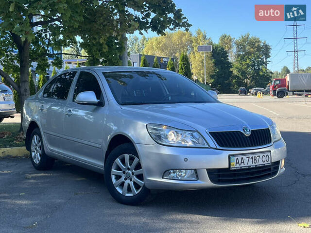 Серый Шкода Октавия, объемом двигателя 1.8 л и пробегом 215 тыс. км за 6550 $, фото 3 на Automoto.ua