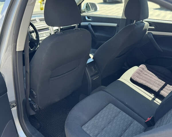 Сірий Шкода Октавія, об'ємом двигуна 1.6 л та пробігом 306 тис. км за 7900 $, фото 8 на Automoto.ua