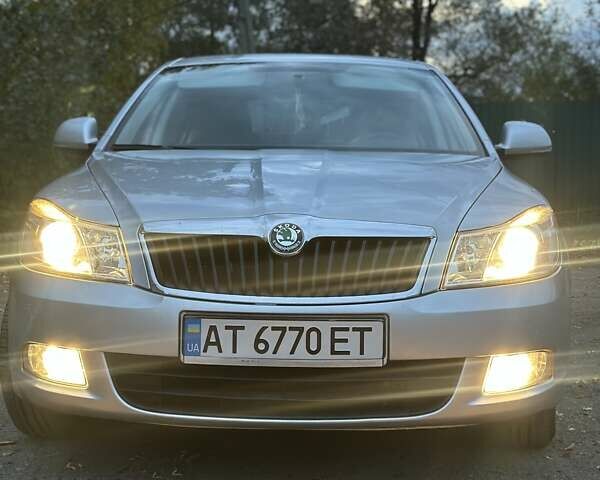 Шкода Октавия 2011 в Надворной на Automoto.ua Серый Шкода Октавия, объемом двигателя 1.6 л и пробегом 202 тыс. км за 6950 $, фото 24 на Automoto.ua