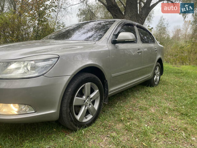Серый Шкода Октавия, объемом двигателя 1.8 л и пробегом 173 тыс. км за 7700 $, фото 1 на Automoto.ua