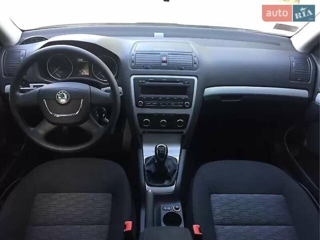 Серый Шкода Октавия, объемом двигателя 1.8 л и пробегом 212 тыс. км за 7800 $, фото 19 на Automoto.ua