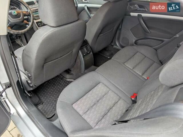 Серый Шкода Октавия, объемом двигателя 1.6 л и пробегом 306 тыс. км за 7850 $, фото 41 на Automoto.ua