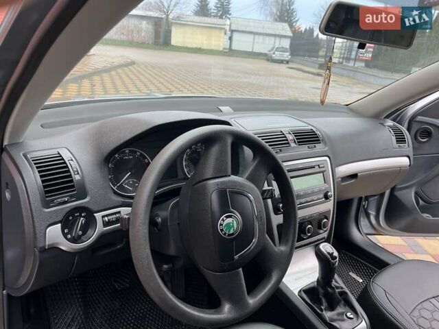 Серый Шкода Октавия, объемом двигателя 1.8 л и пробегом 239 тыс. км за 8800 $, фото 28 на Automoto.ua