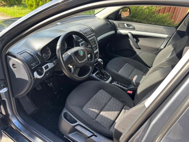 Серый Шкода Октавия, объемом двигателя 1.8 л и пробегом 180 тыс. км за 7100 $, фото 9 на Automoto.ua