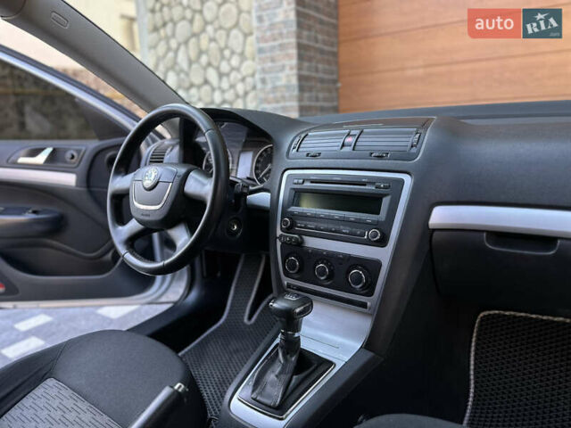 Сірий Шкода Октавія, об'ємом двигуна 1.6 л та пробігом 307 тис. км за 7500 $, фото 11 на Automoto.ua