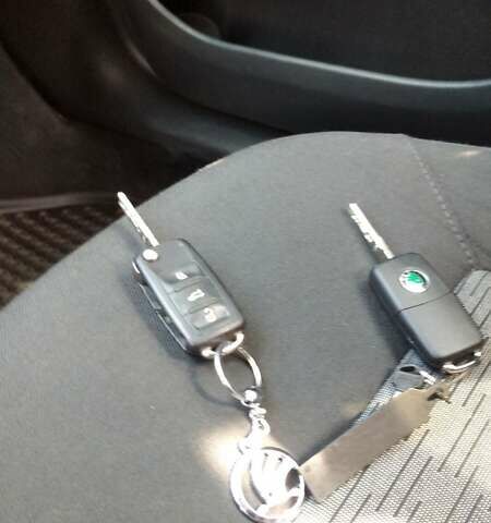 Серый Шкода Октавия, объемом двигателя 1.6 л и пробегом 209 тыс. км за 9800 $, фото 2 на Automoto.ua