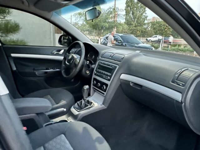 Серый Шкода Октавия, объемом двигателя 1.8 л и пробегом 324 тыс. км за 7600 $, фото 14 на Automoto.ua