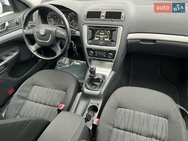 Серый Шкода Октавия, объемом двигателя 1.8 л и пробегом 212 тыс. км за 9333 $, фото 29 на Automoto.ua