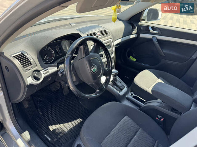 Сірий Шкода Октавія, об'ємом двигуна 1.6 л та пробігом 306 тис. км за 7900 $, фото 7 на Automoto.ua