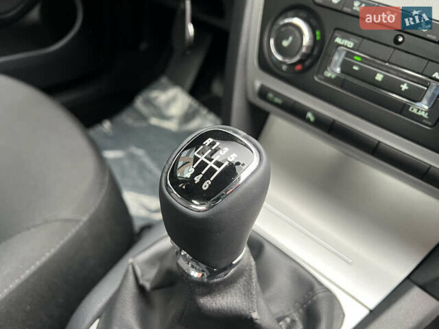 Серый Шкода Октавия, объемом двигателя 1.8 л и пробегом 212 тыс. км за 9333 $, фото 39 на Automoto.ua