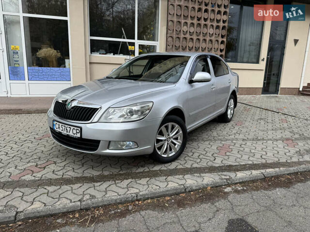 Шкода Октавия 2011 в Черкассах на Automoto.ua Серый Шкода Октавия, объемом двигателя 1.6 л и пробегом 183 тыс. км за 8700 $, фото 2 на Automoto.ua