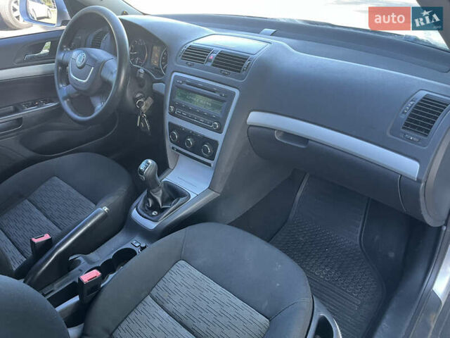 Серый Шкода Октавия, объемом двигателя 1.8 л и пробегом 215 тыс. км за 6550 $, фото 10 на Automoto.ua