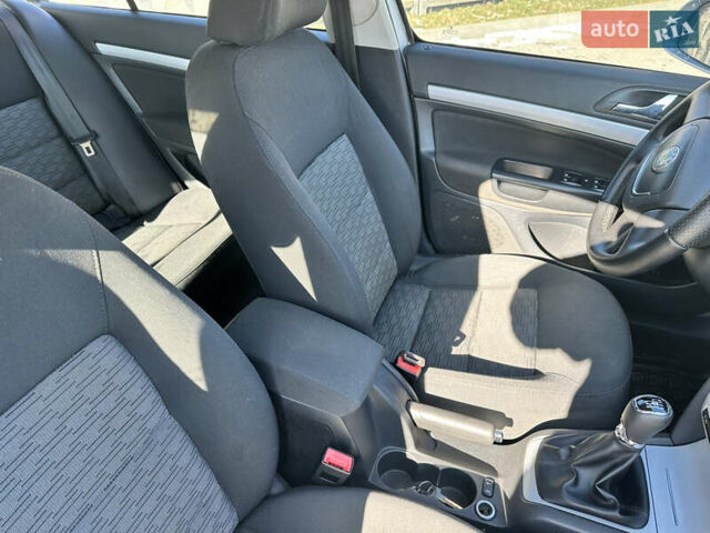 Серый Шкода Октавия, объемом двигателя 1.4 л и пробегом 208 тыс. км за 6800 $, фото 5 на Automoto.ua