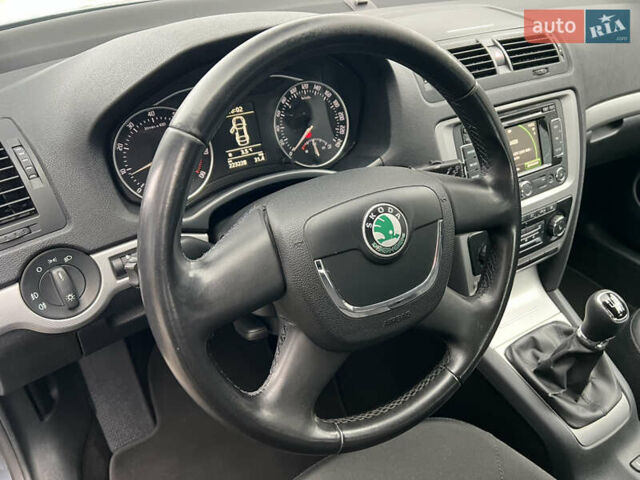 Серый Шкода Октавия, объемом двигателя 1.8 л и пробегом 212 тыс. км за 9333 $, фото 26 на Automoto.ua