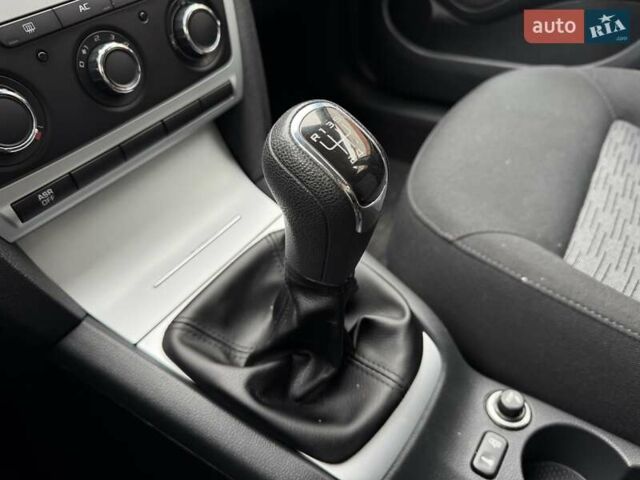 Серый Шкода Октавия, объемом двигателя 1.6 л и пробегом 77 тыс. км за 10950 $, фото 37 на Automoto.ua