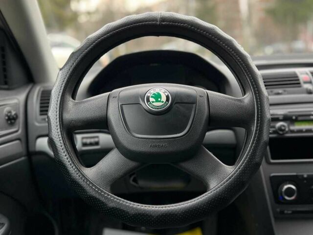 Сірий Шкода Октавія, об'ємом двигуна 1.4 л та пробігом 219 тис. км за 6999 $, фото 9 на Automoto.ua