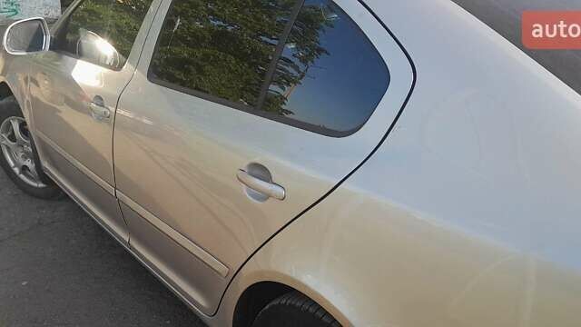 Сірий Шкода Октавія, об'ємом двигуна 1.8 л та пробігом 450 тис. км за 8000 $, фото 3 на Automoto.ua