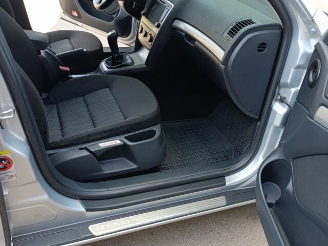 Серый Шкода Октавия, объемом двигателя 1.6 л и пробегом 330 тыс. км за 6999 $, фото 7 на Automoto.ua