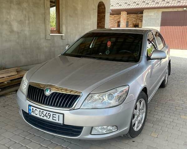 Серый Шкода Октавия, объемом двигателя 1.6 л и пробегом 310 тыс. км за 9300 $, фото 2 на Automoto.ua
